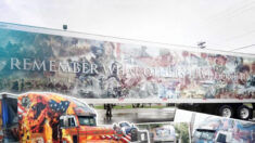 Camionero convierte semirremolque en impresionante mural patriótico: «Necesito dar algo de vuelta»