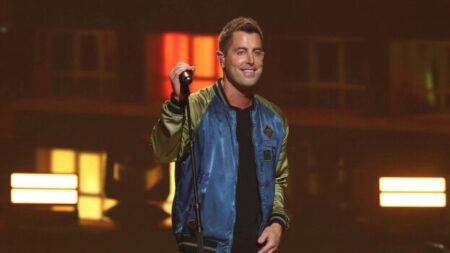 Cantante cristiano Jeremy Camp sale con éxito de operación de corazón por fibrilación auricular