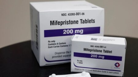 Mifepristona: dicen es más segura que el Tylenol, pero los riesgos van más allá del sangrado