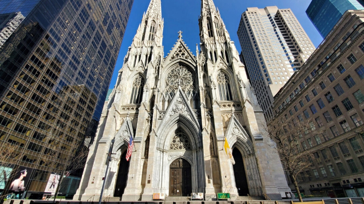 Una vista de la Catedral de San Patricio el 14 de abril de 2020 en Nueva York. (Cindy Ord/Getty Images)