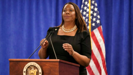 Letitia James pide anular prohibición de que hombres compitan contra mujeres en el condado de Nassau