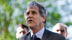 Senador Sherrod Brown tiene 5 veces más dinero que su rival republicano Bernie Moreno