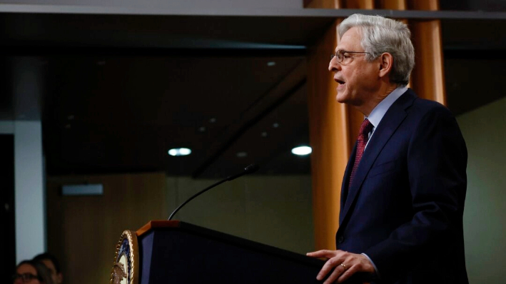 El fiscal general Merrick Garland habla en una rueda de prensa en el edificio del Departamento de Justicia de Estados Unidos en Washington el 21 de noviembre de 2023. (Anna Moneymaker/Getty Images)