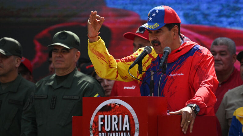 El líder de Venezuela, Nicolás Maduro, habla a sus partidarios durante un mitin en Caracas el 29 de febrero de 2024. (Federico Parra/AFP vía Getty Images)