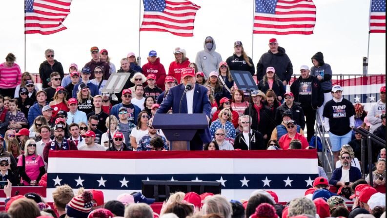 El candidato presidencial republicano, el expresidente Donald Trump, habla en un mitin de campaña en Vandalia, Ohio, el 16 de marzo de 2024. (Jeff Dean/Foto AP)