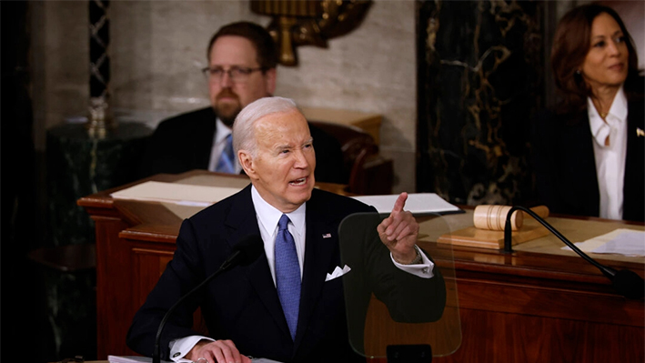 El presidente Joe Biden pronuncia el discurso sobre el Estado de la Unión durante una reunión conjunta del Congreso en la Cámara de Representantes del Capitolio de EE. UU. el 07 de marzo de 2024. (Chip Somodevilla/Getty Images)