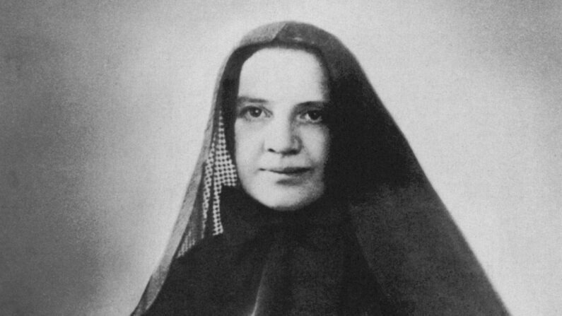 Hacia 1900 la Santa Madre Cabrini, primera ciudadana estadounidense canonizada. Fundó las Hermanas Misioneras del Sagrado Corazón de Jesús y fue canonizada en 1946. (Archive Photos/Getty Images)