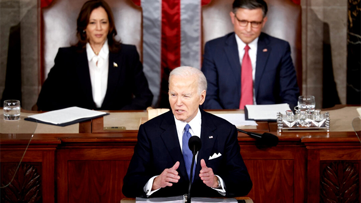 El presidente Joe Biden pronuncia el discurso sobre el Estado de la Unión durante una reunión conjunta del Congreso en la Cámara de Representantes del Capitolio de EE.UU., en Washington, el 7 de marzo de 2024. (Chip Somodevilla/Getty Images)
