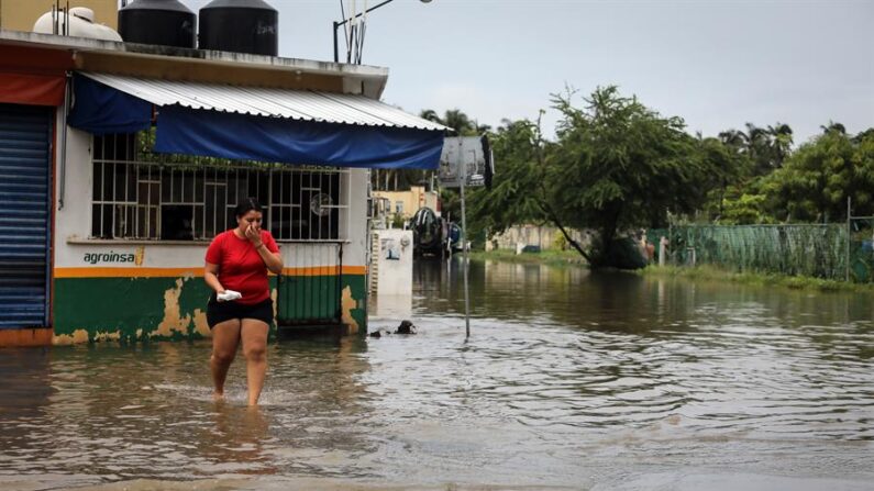 El frente frío 39 recorrerá el oriente y sureste de México y en interacción con cuatro fenómenos meteorológicos propiciará lluvias en 12 entidades y ambientes fríos por la mañana de este sábado, reportó este viernes el Servicio Meteorológico Nacional (SMN). Imagen de archivo. EFE/ David Guzmán