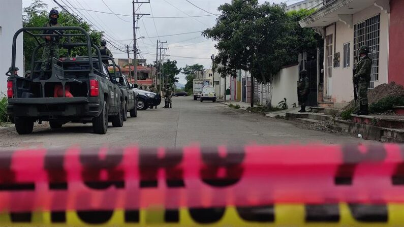 Los cuerpos de cuatro personas fueron abandonados en el boulevard costero del puerto de carga mexicano de Tuxpan, en el suroriental estado de Veracruzuna, región que sufre una espiral de violencia. Imagen de archivo. EFE/Édgar Escamilla