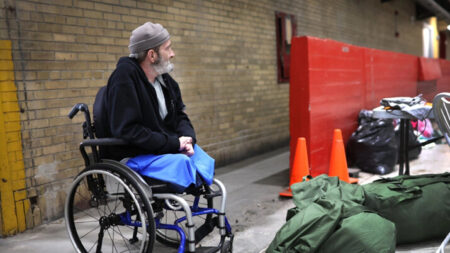 Crisis migratoria agrava problema de vivienda entre los veteranos por primera vez en 12 años