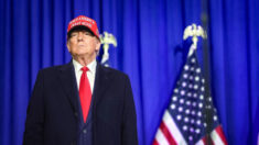 Trump promete liberar a los “rehenes” del 6 de enero en su primer acto como presidente