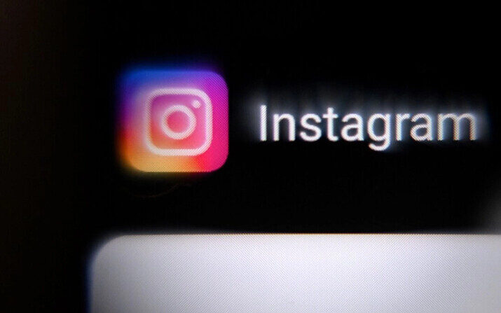 El logotipo de la red social Instagram en la pantalla de un teléfono inteligente, en Moscú, el 14 de marzo de 2022. (-/AFP vía Getty Images)