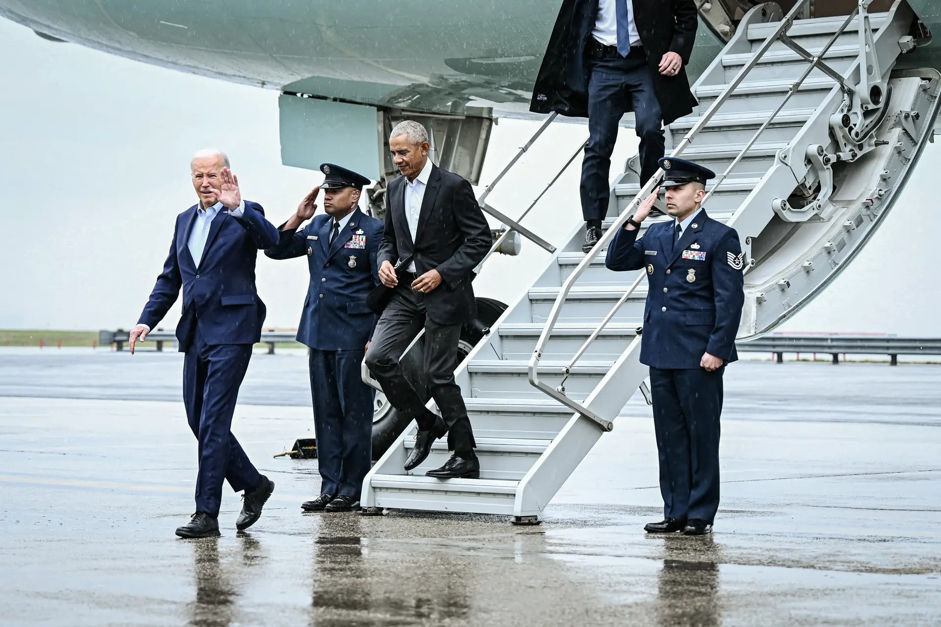 Presidente Joe Biden y el expresidente Barack Obama