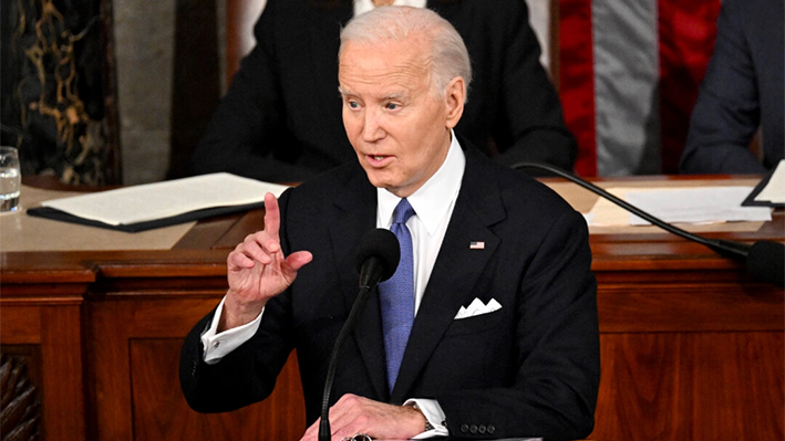El presidente Joe Biden pronuncia el discurso sobre el Estado de la Unión en la Cámara de Representantes del Capitolio de EE. UU., en Washington, el 7 de marzo de 2024. (Mandel Ngan/AFP/Getty Images)
