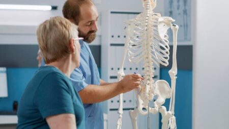 Osteoporosis: mayor riesgo de muerte en hombres que en mujeres, nuevas pautas para el tratamiento