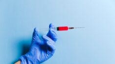 Vacunados presentan síntomas prolongados similares a los de COVID con proteínas de espiga detectables