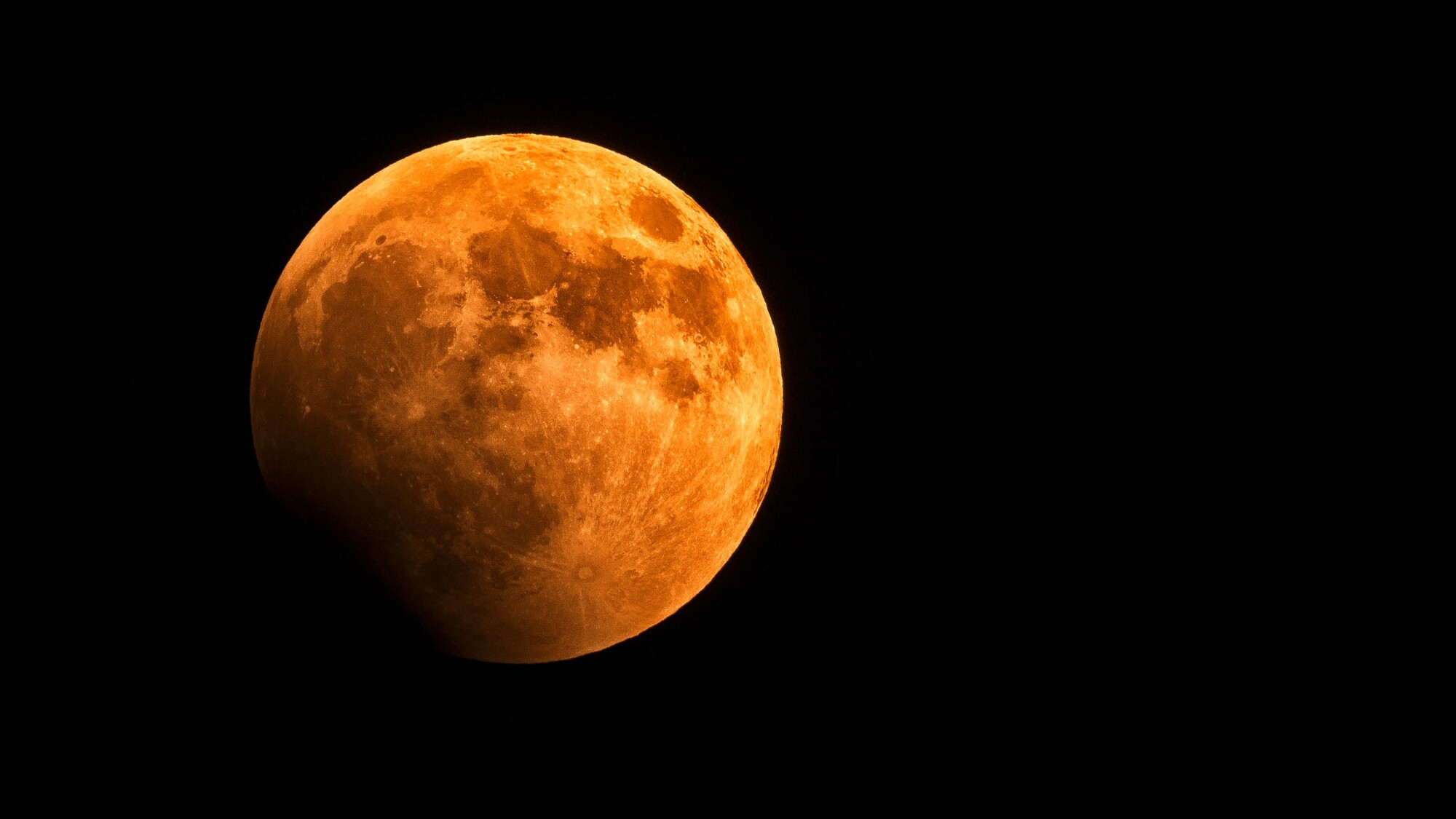 La primera luna llena de primavera será la “Luna de Gusano” con eclipse: esto es lo que debe saber