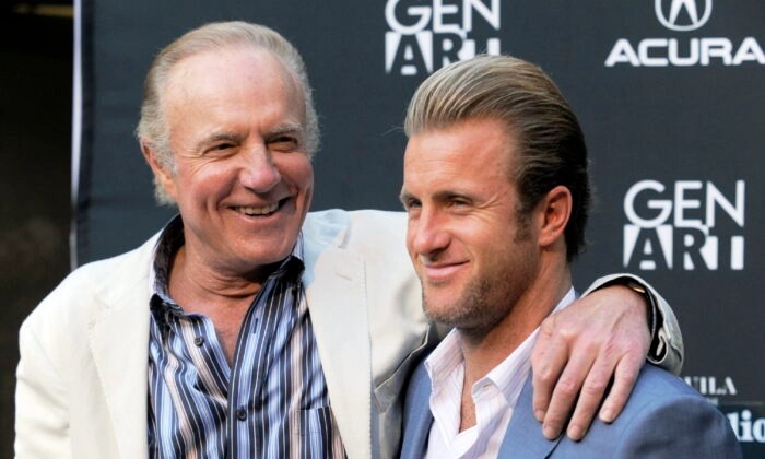 Scott Caan, guionista, productor y protagonista de la película "Mercy", posa con su padre, el también miembro del reparto James Caan (izq.), en el estreno de la película en Los Ángeles, California, el 3 de mayo de 2010. (Chris Pizzello/AP Photo)