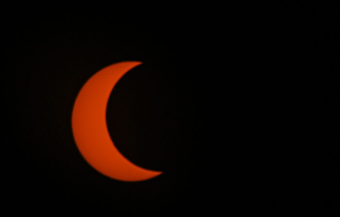 Fotografía de archivo del 14 de octubre de 2023 del eclipse solar parcial. (EFE/ Andre Borges)