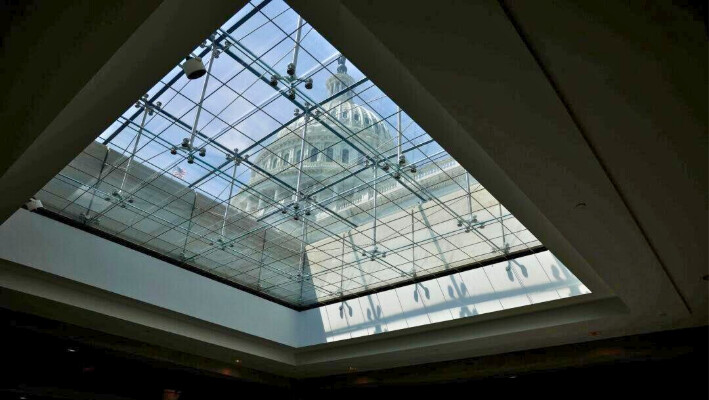 La cúpula del edificio del Capitolio de EE.UU. se ve desde el Centro de Visitantes del Capitolio en Washington, D.C., el 6 de agosto de 2021. (Anna Moneymaker/Getty Images)