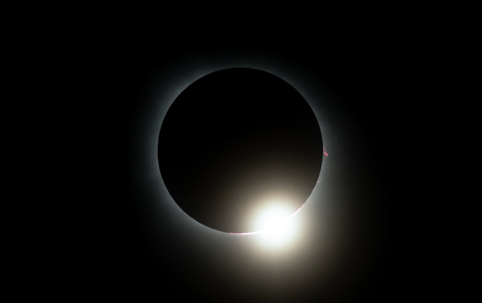 Fotografía del eclipse solar total este lunes, en la Ciudad de Torreón, Coahuila, México. (EFE/Miguel Sierra)
