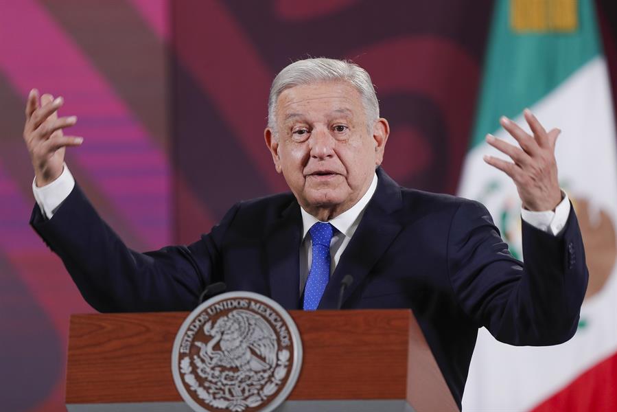 López Obrador reconoce déficit de generación eléctrica ante apagones