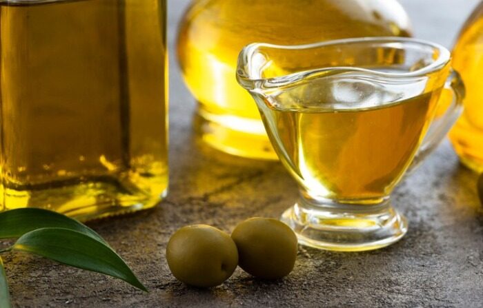 Aceite de oliva virgen extra (Freepik)