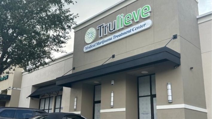 Un centro de tratamiento de marihuana medicinal Trulieve en Orlando, Florida, el 23 de agosto de 2023. (Nanette Holt/The Epoch Times)