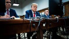 Excluyen más de 50 posibles miembros del jurado del juicio de Trump de “pago por silencio”