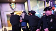 Inmigrantes detenidos con armas, drogas y un menor son liberados en NY