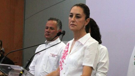 Claudia Sheinbaum pide no involucrar a familiares tras video del hijo de Xóchitl Gálvez