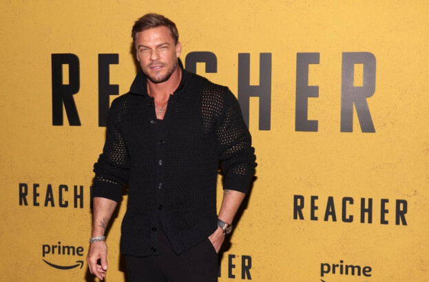 Alan Ritchson asiste a la proyección especial en Los Ángeles de la segunda temporada de la serie de Prime Video "Reacher" en el Culver Theater de Culver City, California, el 13 de diciembre de 2023. (David Livingston/Getty Images)
