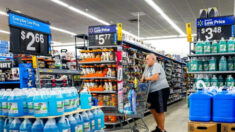 Algunos compradores de Walmart podrían recibir pagos en efectivo de USD 500 para resolver demanda