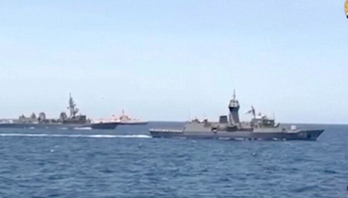 Buques de la Armada de Estados Unidos, Japón, Australia y Filipinas participan en ejercicios conjuntos en el Mar de China Meridional el 7 de abril de 2024, en una imagen de vídeo. (Fuerzas Armadas de Filipinas vía Reuters/Screenshot vía NTD)