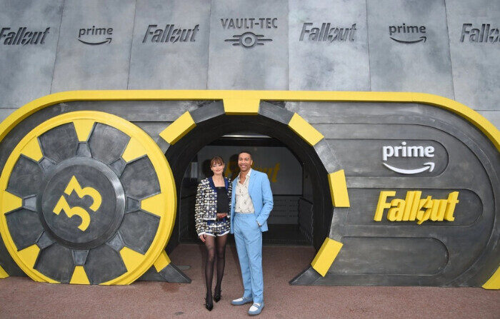 Ella Purnell y Aaron Moten asisten a la proyección especial en el Reino Unido de "Fallout" presentada por Amazon MGM Studios & Prime Video en White City Television Centre en Londres, Inglaterra, el 4 de abril de 2024. (Eamonn M. McCormack/Getty Images para Amazon MGM Studios y Prime Video)
