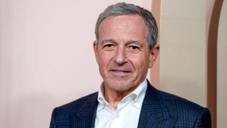 Bob Iger, CEO de Disney, y su consejo ganan batalla por el poder contra accionistas activistas