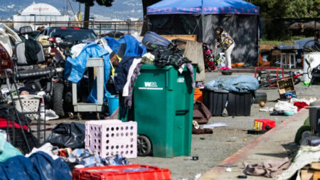 California deja de controlar gastos multimillonarios de las personas sin hogar, según auditoría