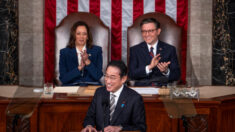 Primer ministro japonés insta a EE.UU. a mantener su «papel crucial» en el mundo