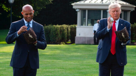 Mariano Rivera, miembro del Salón de la Fama de los Yankees, respalda a Trump: ‘Voy a votar por él’