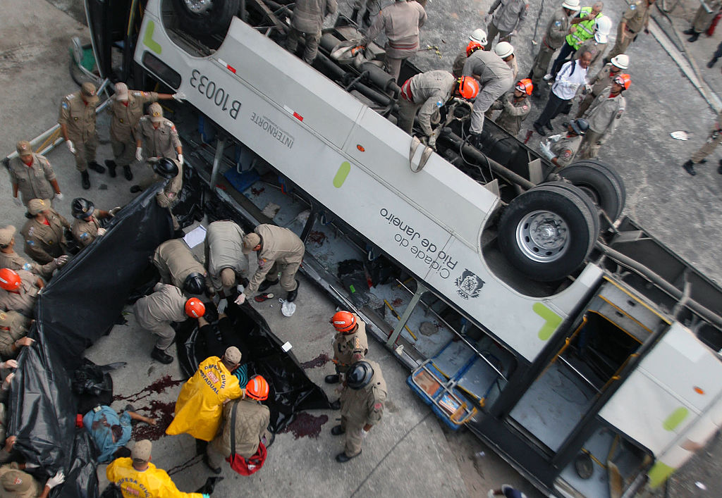 Al menos 18 muertos por accidente de autobús en Brasil