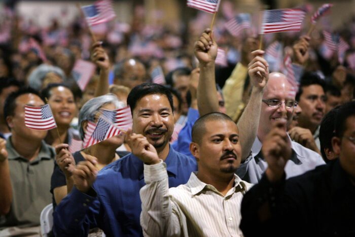 Aumenta el número de hispanos que obtienen ciudadanía estadounidense