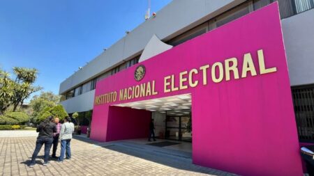 INE anuncia a moderadores del tercer debate presidencial mexicano