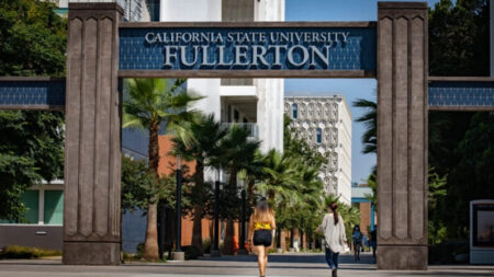 Ley de California permitiría a las universidades estatales contratar estudiantes inmigrantes ilegales