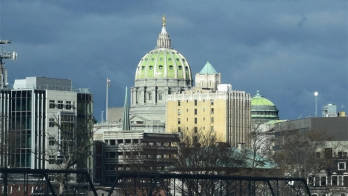 El edificio del Capitolio de Pensilvania en el centro del horizonte de Harrisburg, Pensilvania, el 7 de enero de 2023. (Beth Brelje/The Epoch Times)
