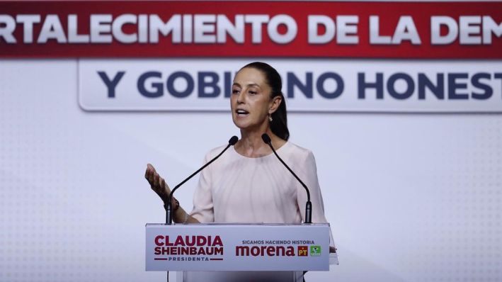La candidata presidencial por el Movimiento de Regeneración Nacional (Morena), Claudia Sheinbaum, habla durante un acto público en Ciudad de México, México, el 1 de abril de 2024. (EFE/ Sáshenka Gutiérrez)