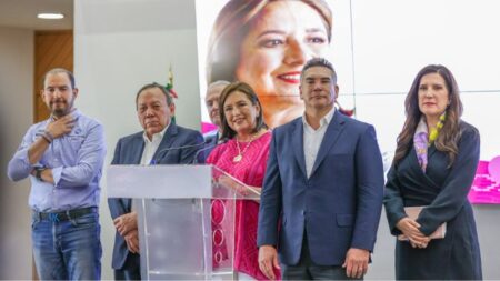 Xóchitl Gálvez pide al INE suspender las «mañaneras» del presidente López Obrador