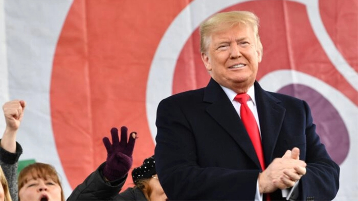 El presidente Donald Trump llega para hablar en la 47ª "Marcha por la Vida" anual en Washington, el 24 de enero de 2020. (Nicholas Kamm/AFP vía Getty Images)
