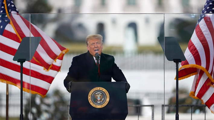 El presidente Donald Trump habla en el mitin "Stop The Steal" en Washington, el 06 de enero de 2021. (Tasos Katopodis/Getty Images)