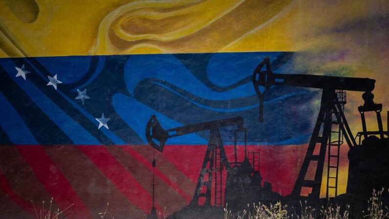 Fotografía de archivo de un mural en la sede de la estatal Petróleos de Venezuela (Pdvsa), el 14 de marzo de 2024, en Caracas (Venezuela). EFE/ Rayner Peña R.

